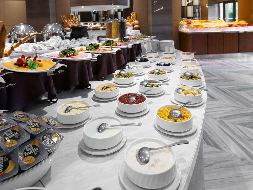 Moevenpick Hotel Taszkent Restauracja zdjęcie
